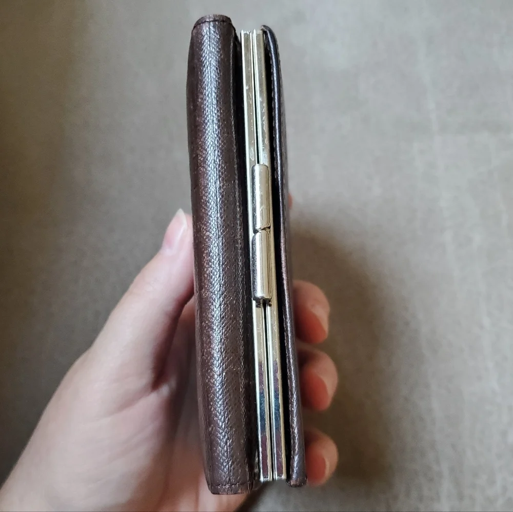 Burberry Tri-fold Wallet Dark Brown Leather Embossed Check With Kiss Lock - Picture 8 of 12